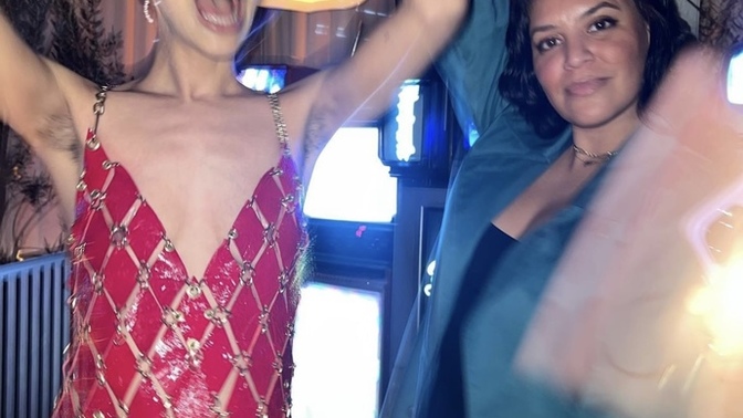 Guys, Can You Date A Woman Who Has Hairy Arm Pits? Girls, Do You Shave Your Arm Pits?