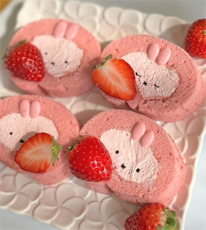 Roll cake