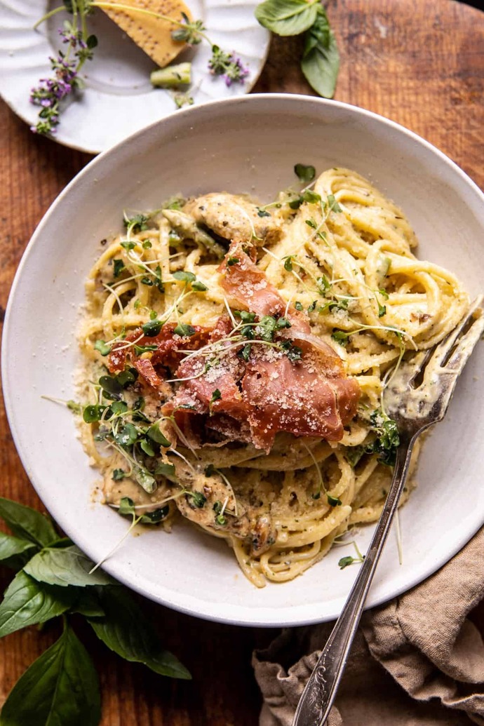 Basil chicken fettuccine alfredo with prosciutto