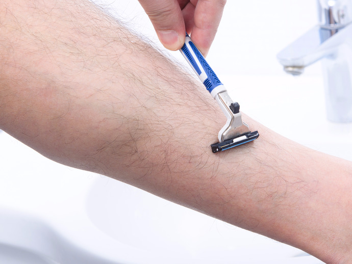 Do you reckon its feminine for a guy to shave his legs?