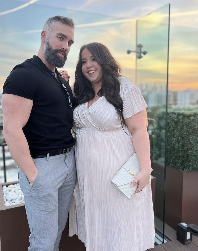 Do you think he is out of her league. Can bigger woman get a guy like this?