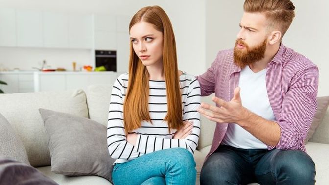 Is my new guy a controlling man or it’s normal to frequently ask what I’m doing?