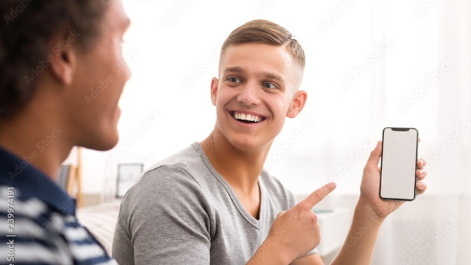 Guys, has your friends or coworkers ever made fun of your online girlfriend photo?