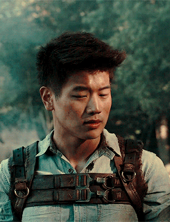 Who is a modern actor or singer you find to be attractive?