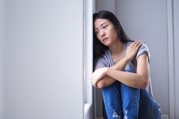 How can you understand you hurt a girl’s feelings? What are the signs?