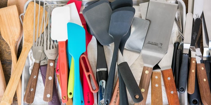 What do you call this thing? Is it a spatula?
