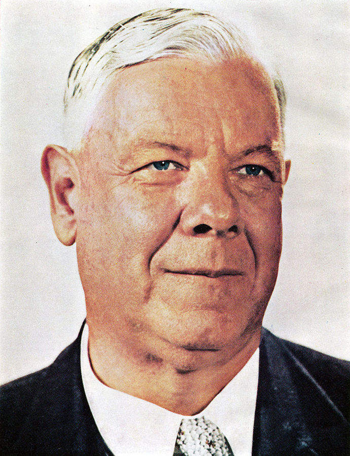 Can you rate the attractiveness of Dr. Verwoerd?