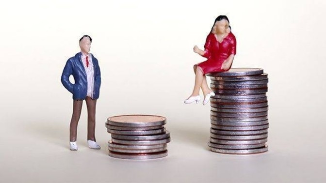 Do Girls prefer to marry a guy who earns significantly less than her?