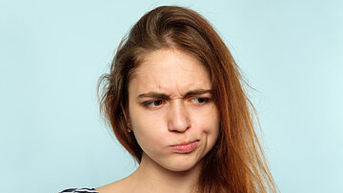What does this facial expression mean when girls give them to you?