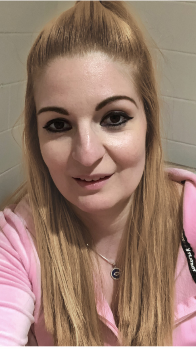 Which hair colour looks/ suits me the best?