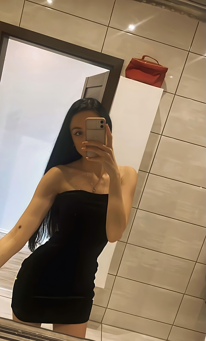 Guys, Thought on little black dress?