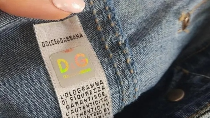 Is this Dolce & Gabbana skirt legit?