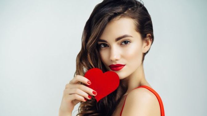 When in a relationship, how soon do you say the I LOVE YOU 🤟?