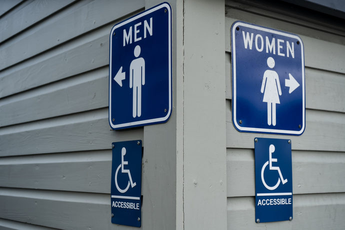 You see. Men wear trousers, women wear skirts. I KNEW I was right about this!