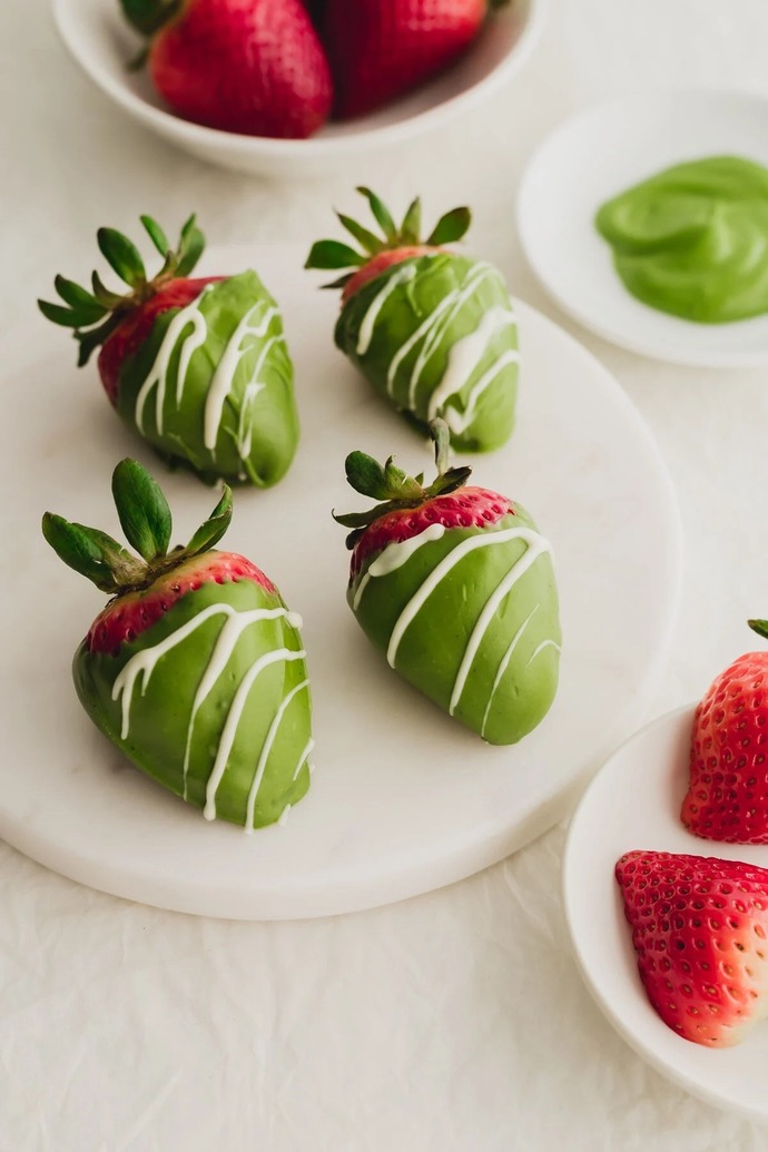 Matcha Chocolate Covered Strawberries