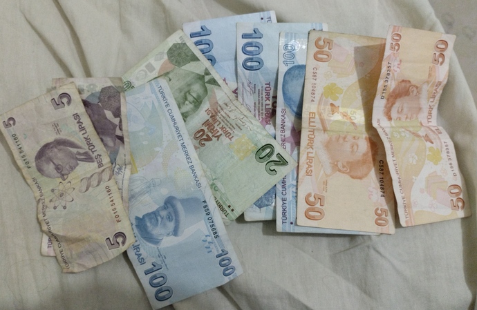 What are the reasons why Türkiyes economy is bad?