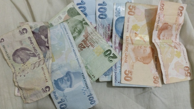 What are the reasons why Türkiye's economy is bad?