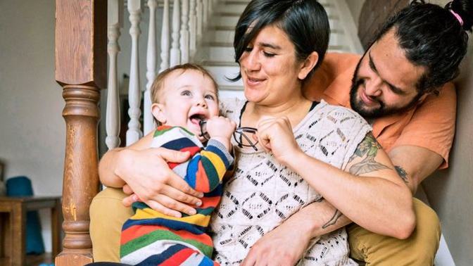 Is having a baby before marriage a good idea for women?