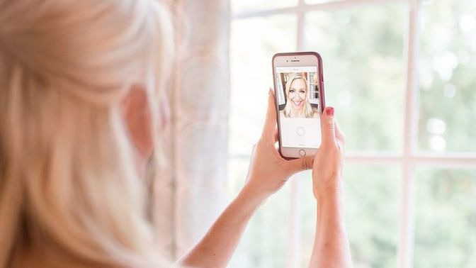 How many people keep someone else's selfies when they send them?