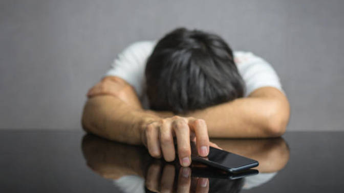 How long is too long (the point you need to forget them ) when waiting for a text back?