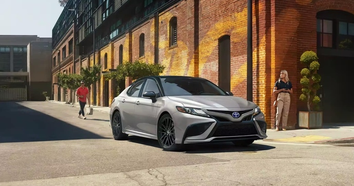 Do you think it’s better to buy a used car in cash or finance a new car in payments?