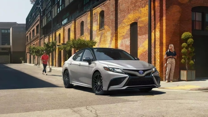 Do you think it’s better to buy a used car in cash or finance a new car in payments?
