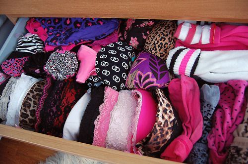 Girls, Sharing clothes?