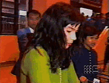 What would you do if a news reporter came up to you and asked “what does it feel like to be the ugliest person alive”?