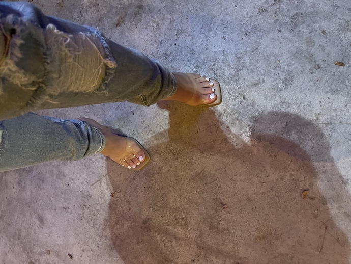 Why do some Girls who think guys are weird because they admire (pretty) feet?
