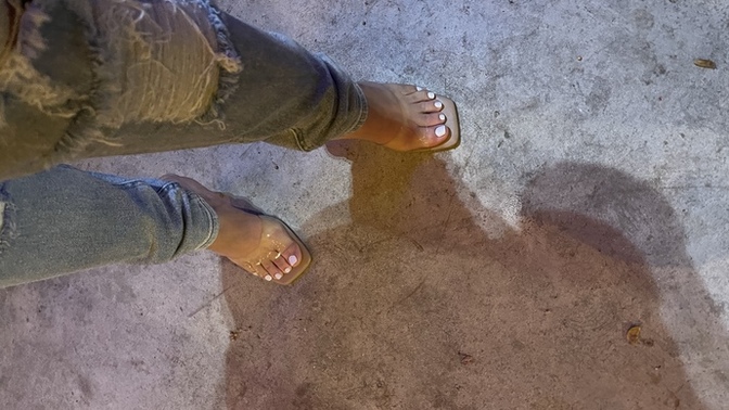 Why do some Girls who think guys are weird because they admire (pretty) feet?