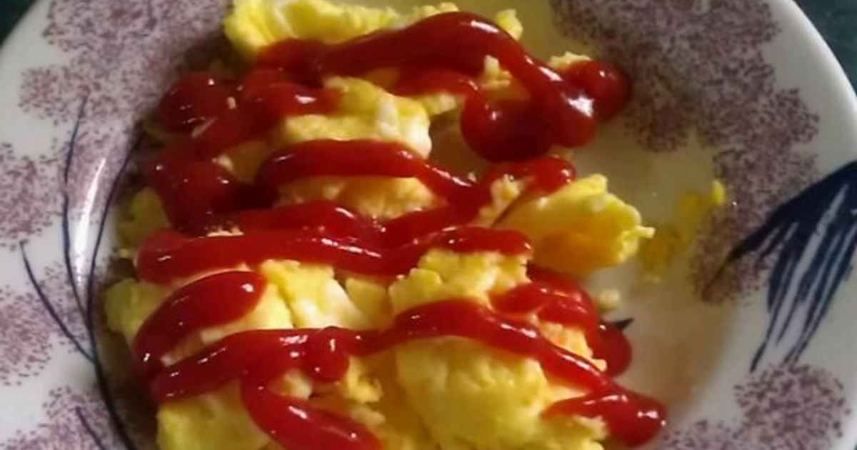 Does ketchup belong on scrambled eggs? GirlsAskGuys