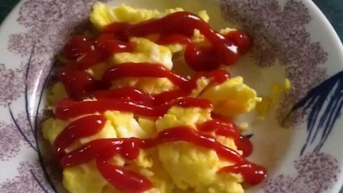 Does ketchup belong on scrambled eggs?