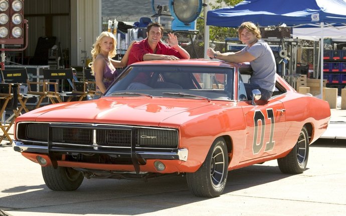 Who will win in a race, The Dukes of Hazzards 1969 Dodge Charger( better known as The General Lee or Starsky & Hutchs 1974 Ford Gran Torino?