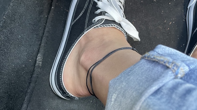 Rate these men half sneakers from 1-10?