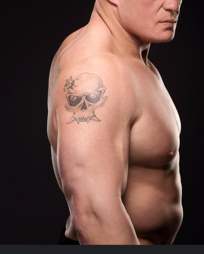 Which place for a tattoo look better on a shoulder?