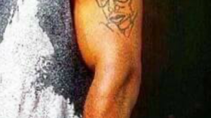 Which place for a tattoo look better on a shoulder?