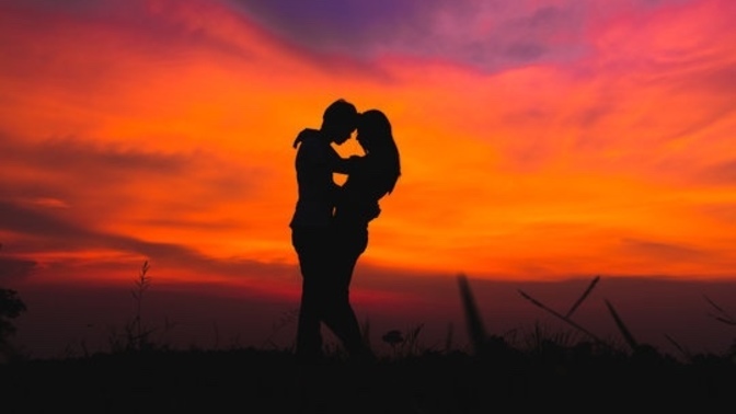 Can you fall in love with someone you've never meet but have been talking to everyday?
