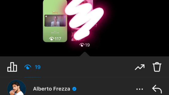 My celebrity crush looked at my Insta story, does he love me😹?