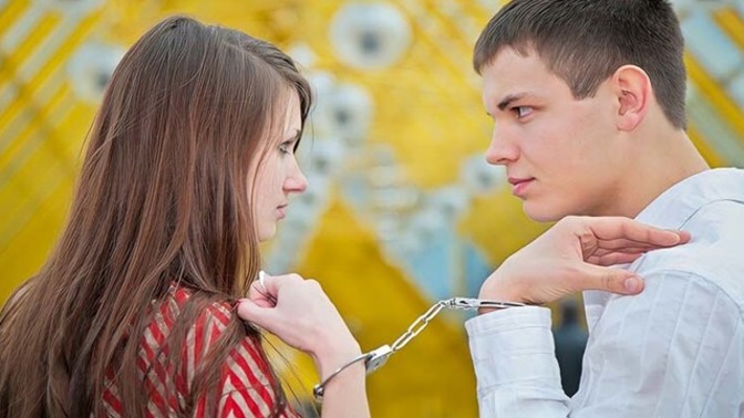 Possessiveness is a sign of true love. Do you like to be in a relationship with a possessive girl or guy or the one who doesn't ever get possessive?