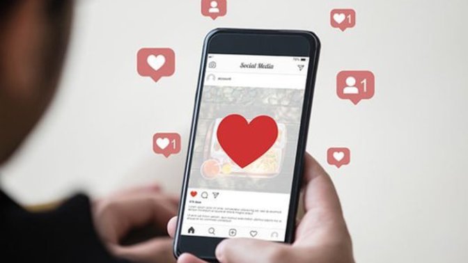 Do guys like every girls stories and posts or only the ones you like?