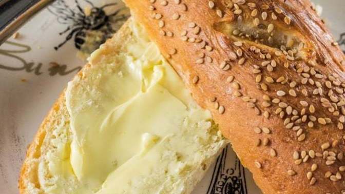 Bread with olive oil or bread with butter. Which do you prefer?