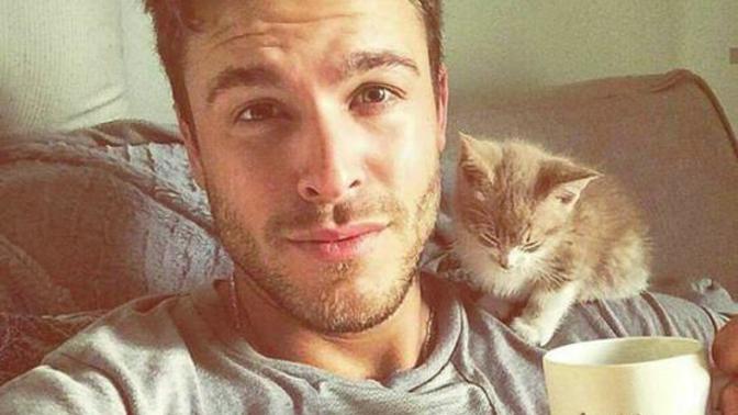 Girls, do you want to be a handsome man's cat? Guys, do you want to be a sexy woman's dog?
