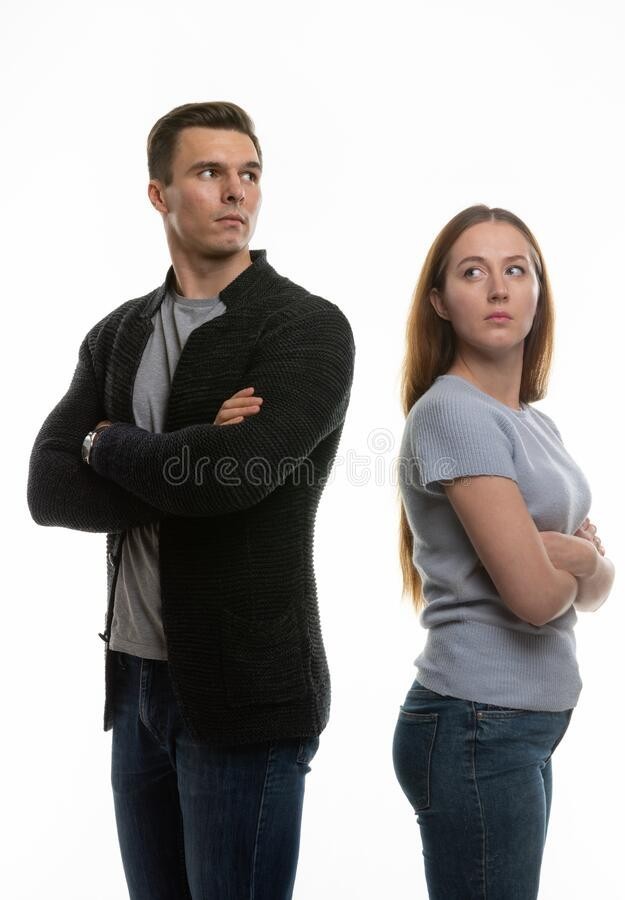 Do women have the ability to recognize when a guy likes them or doesnt like them (in person) ?