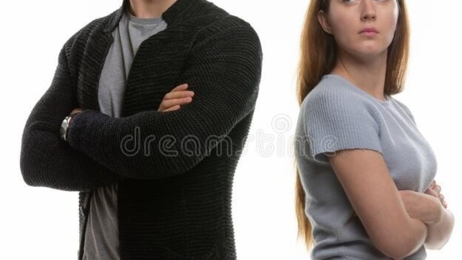 Do women have the ability to recognize when a guy likes them or doesn't like them (in person) ?