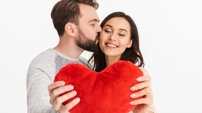 Do strong women love weak men?