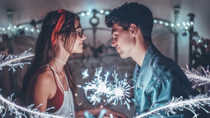 How important are LOOKS to you when choosing/dating a partner on a scale from 1-10?