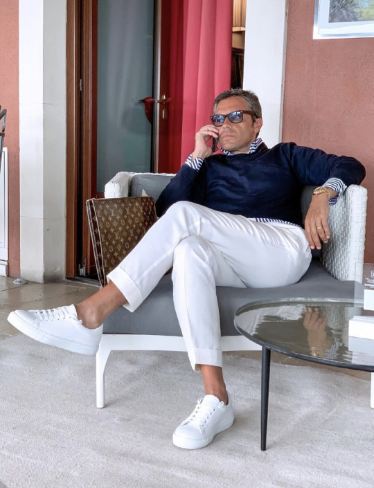 Guys, how do you describe your style?