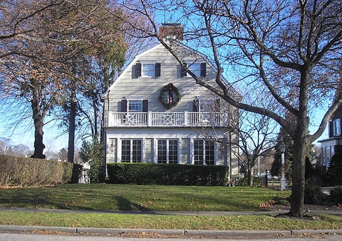 Would you buy this house to live in it that belonged to a serial killer for $50,000?
