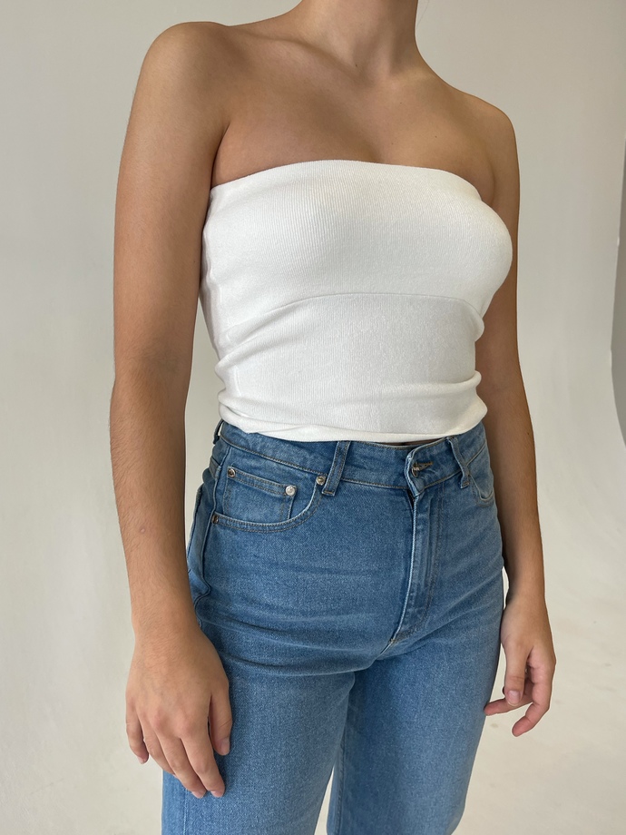 Dad thinks the clothes I wear are too revealing and inappropriate. I’m 22.  Are these clothes revealing?