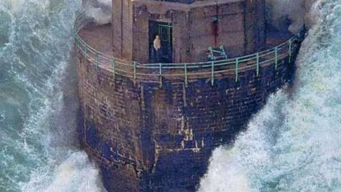 Would you want a job as a lighthouse keeper?